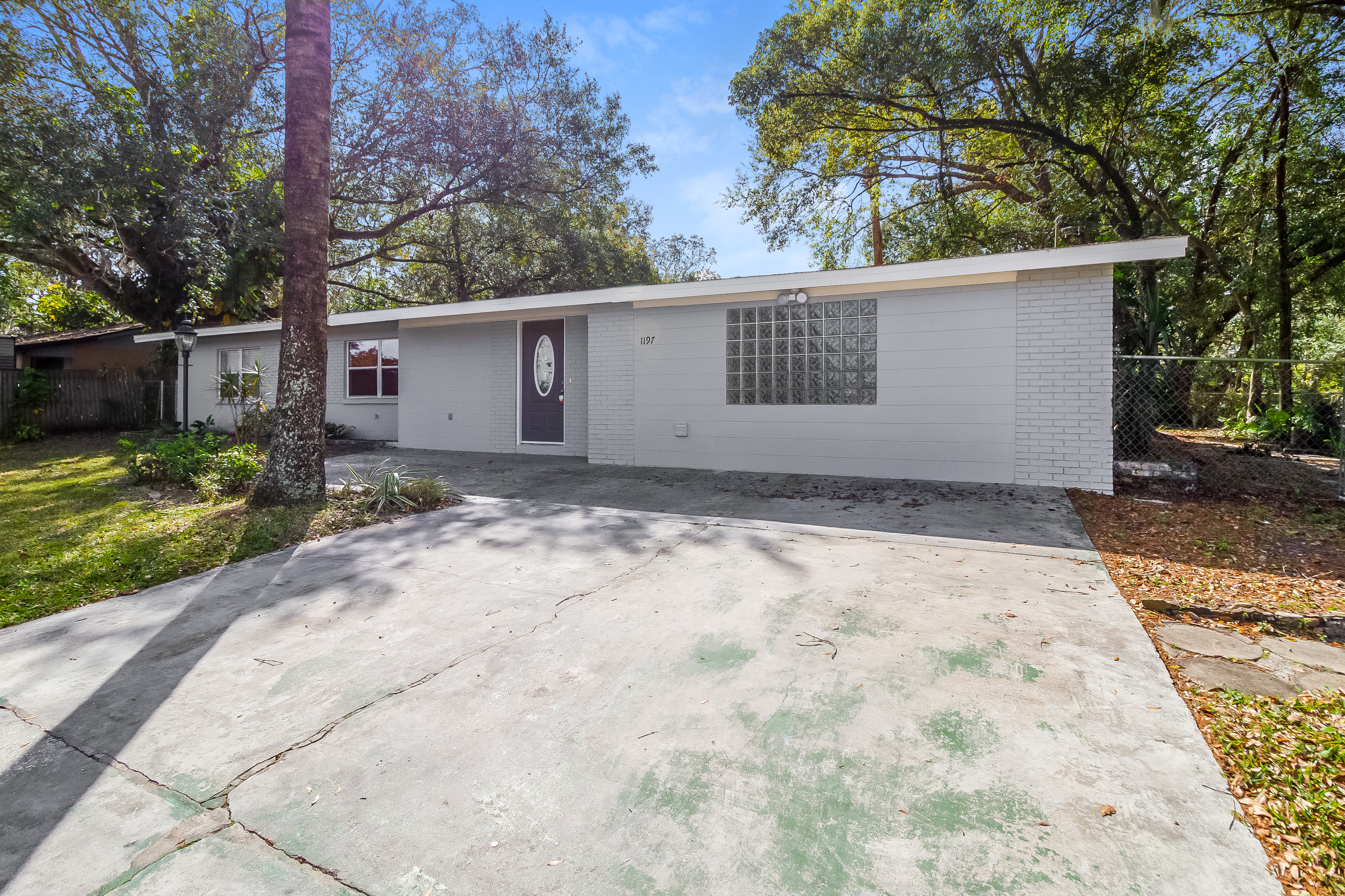 1197 W Lakeview Circle Altamonte Springs, FL 32714